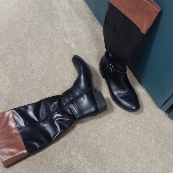 Boots - Picture 2 of 5